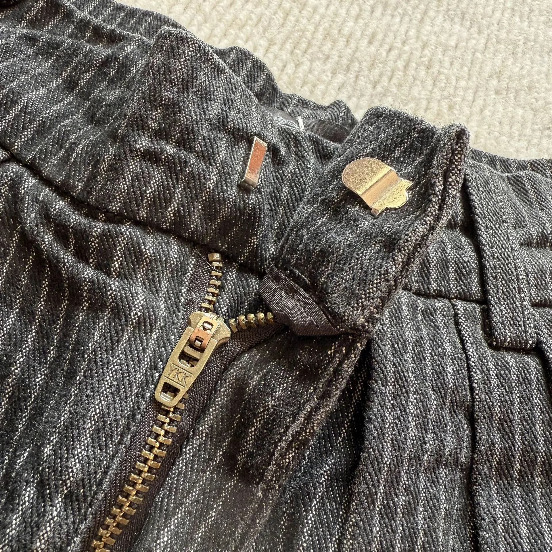 Гурван Нугалаастай Судалтай жинсэн өмд